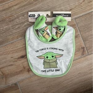 Baby bib and boot set